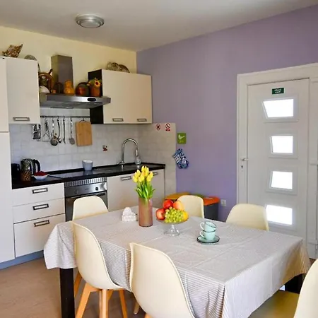 Apartment Zara Vinišće